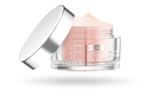 Age Revolution Crema Anti Macchia Uniformante Illuminante SPF 20 - 001