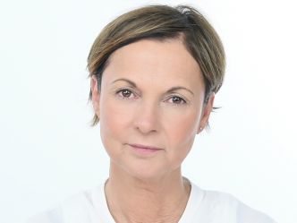 Come realizzare una base viso adatta per le over 50 Come realizzare una base viso adatta per le over 50